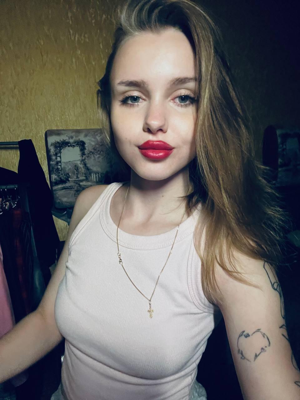 Image of cam model ShannanVasmadjides from XloveCam