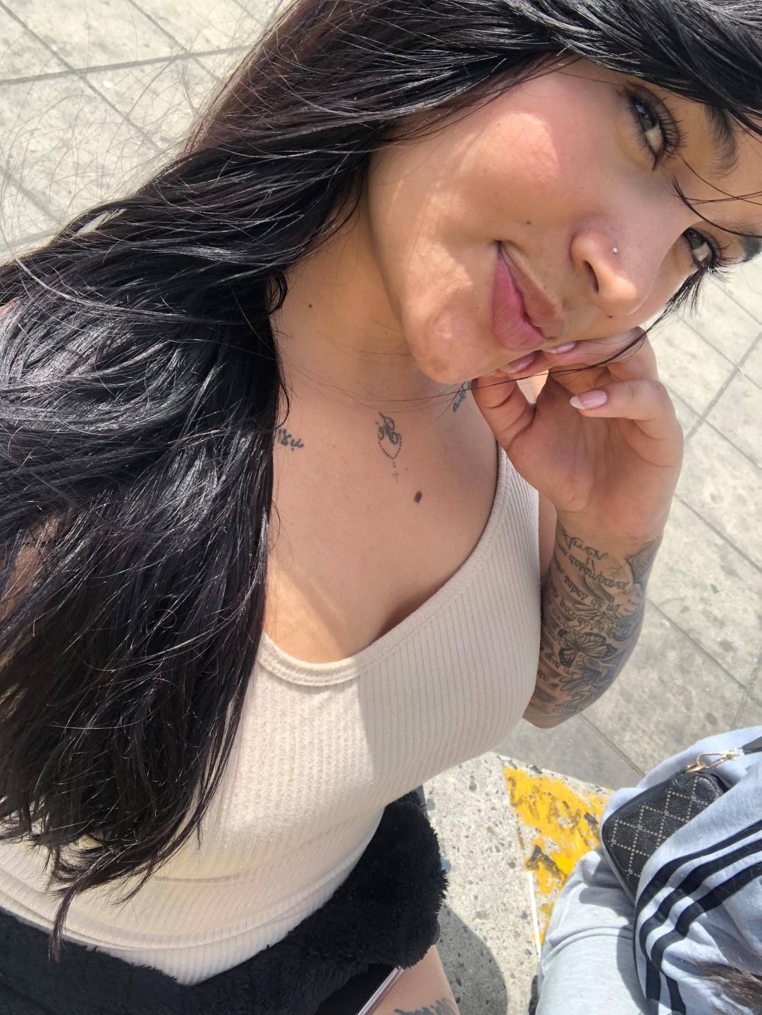 Image of cam model DulceRosier from XloveCam