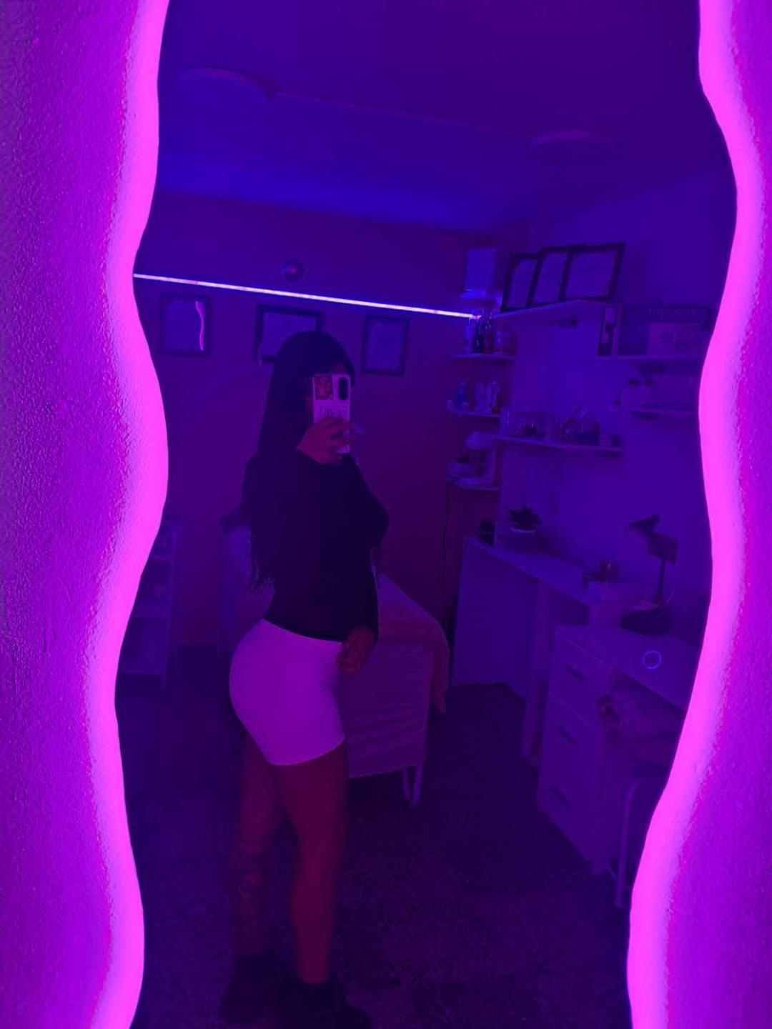 Image of cam model DulceRosier from XloveCam
