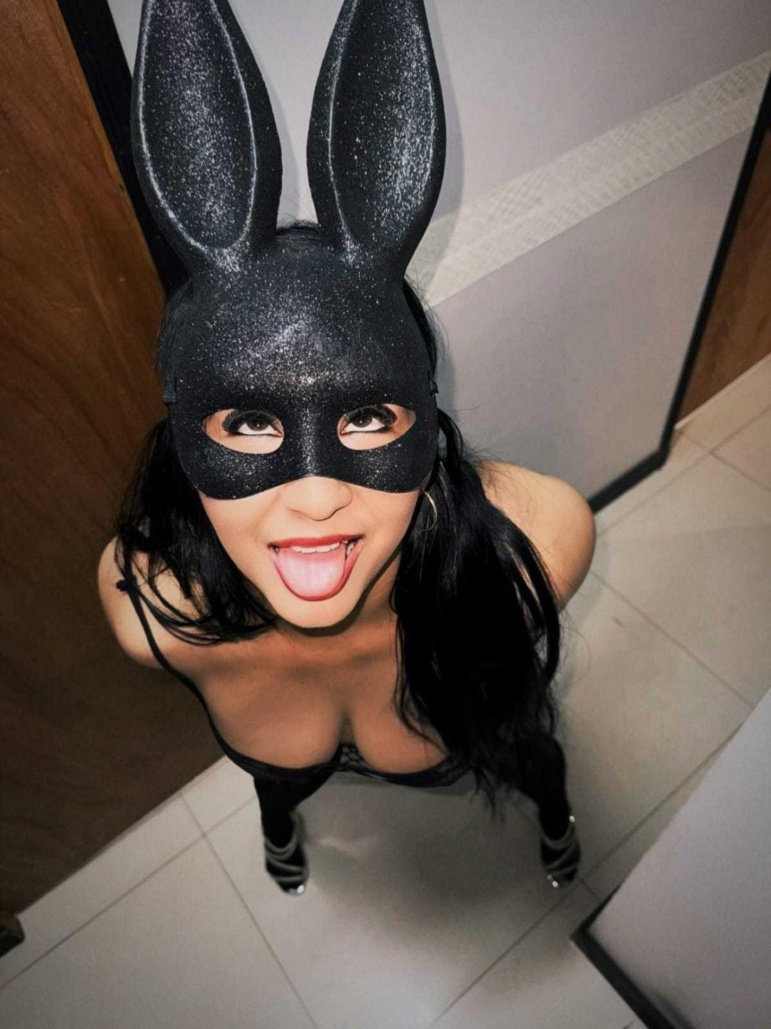 Image of cam model MiaRouusee from XloveCam