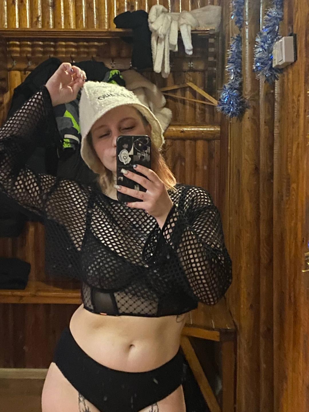 Image of cam model CharlesettaLahr from XloveCam