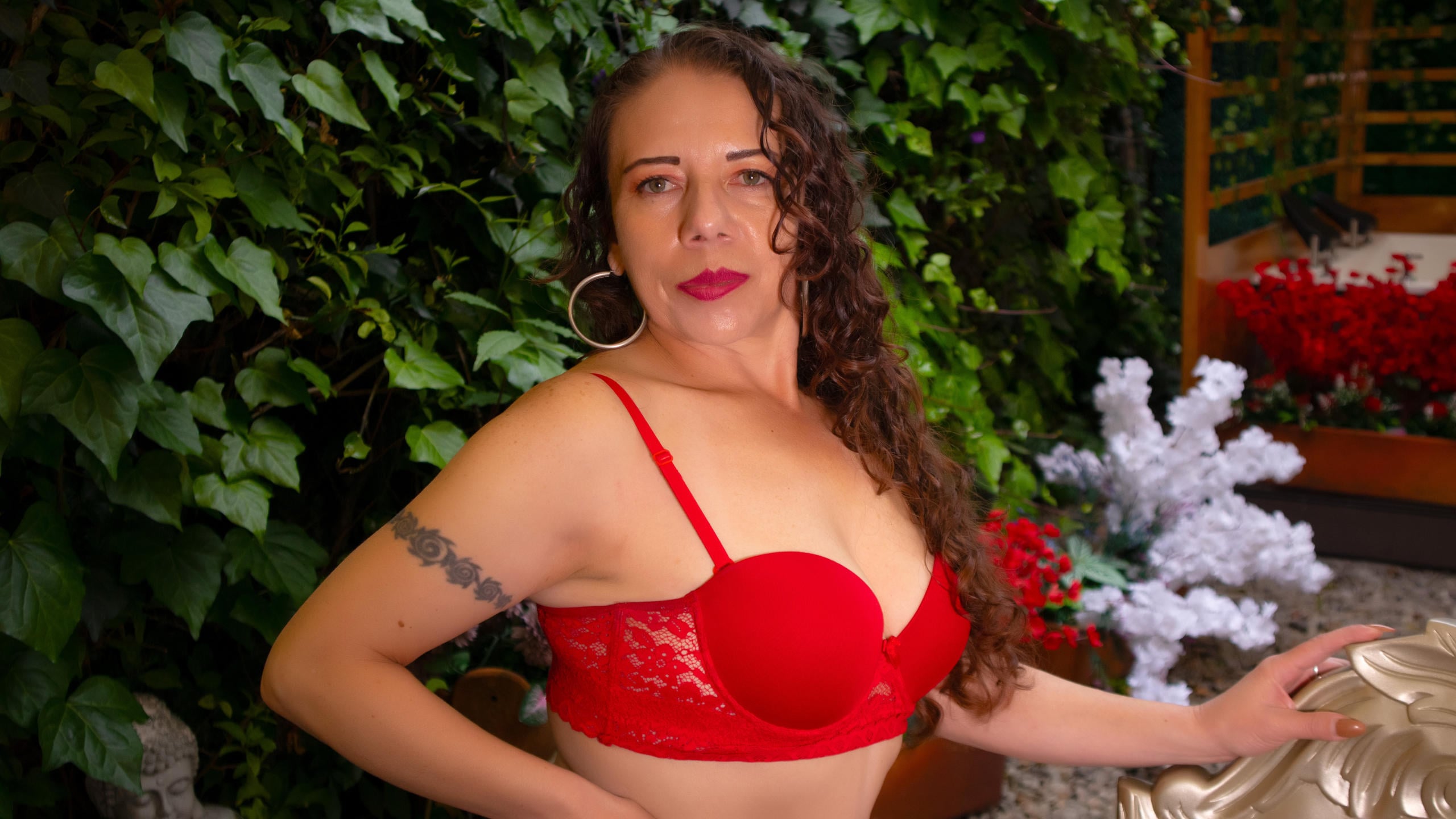 Image of cam model LaylaMilf from XloveCam