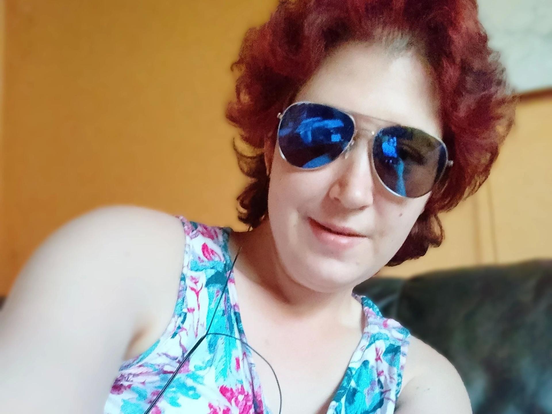 Image of cam model Lucy-2026-hot from XloveCam