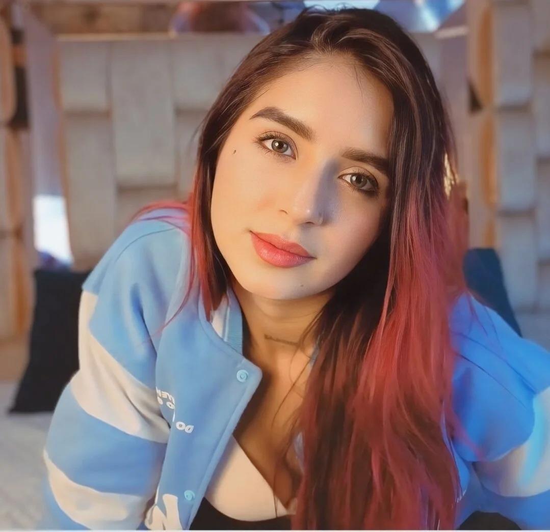 Image of cam model LeoFire from XloveCam