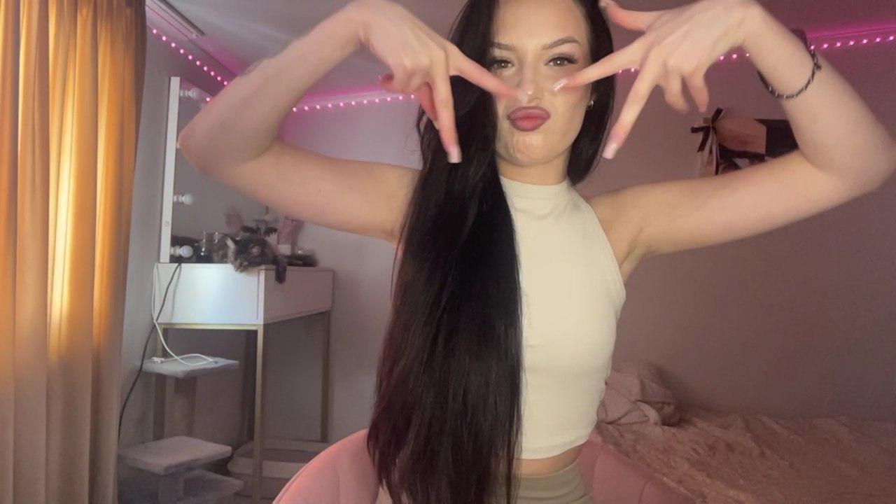 Image of cam model LupitaMondesir from XloveCam