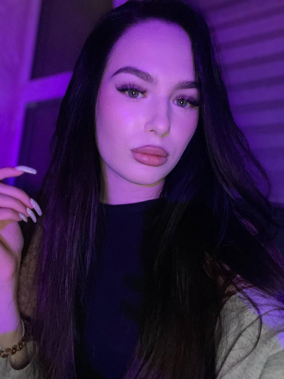 Image of cam model LupitaMondesir from XloveCam