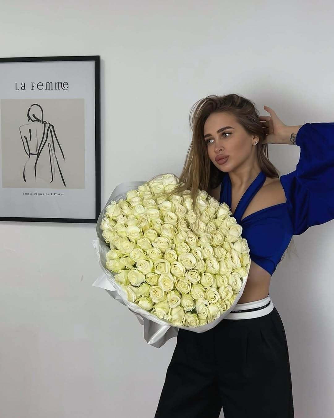 Image of cam model IsabellaKoul from XloveCam