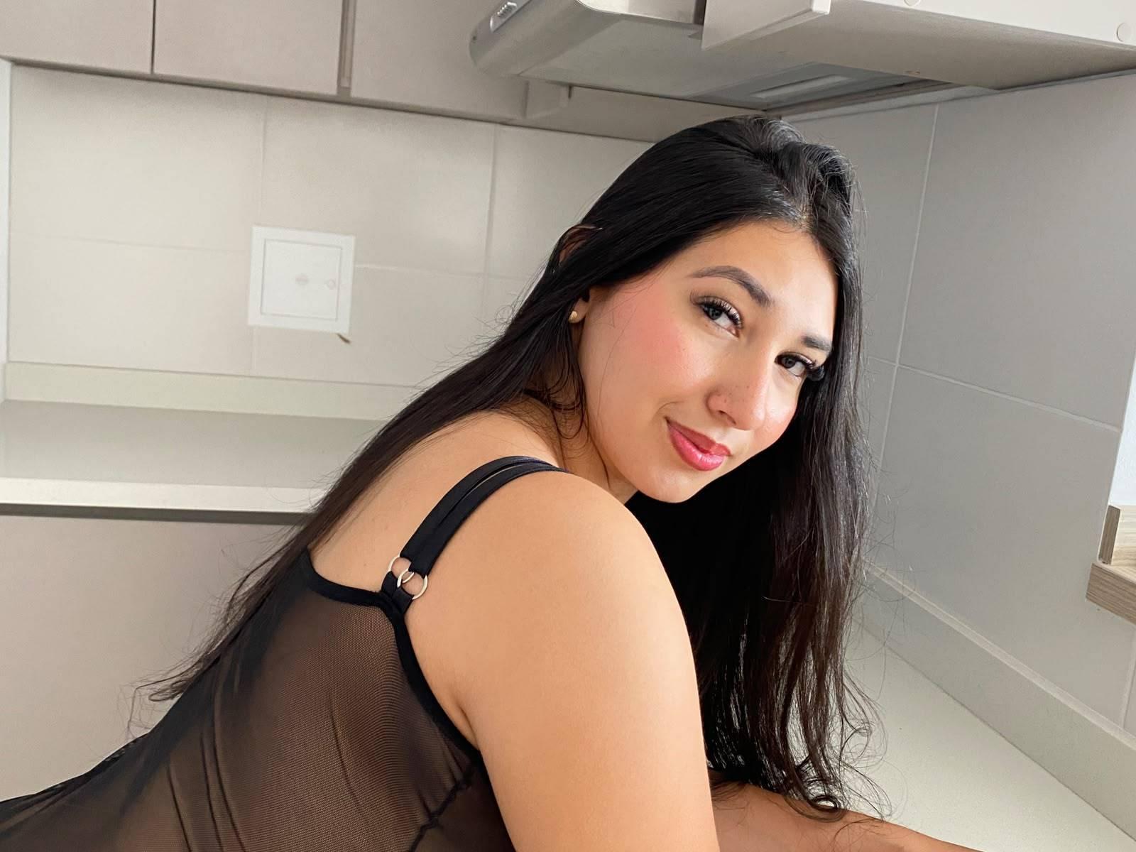 Image of cam model LizzyDilucas from XloveCam