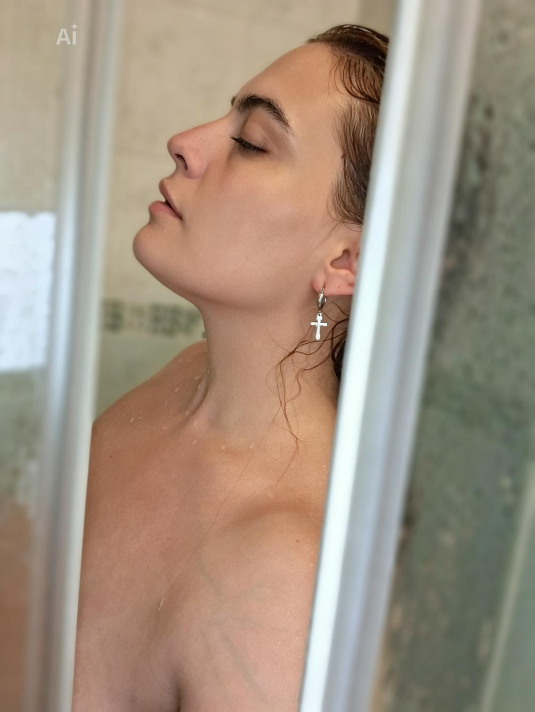 Image of cam model AvaJoyce from XloveCam
