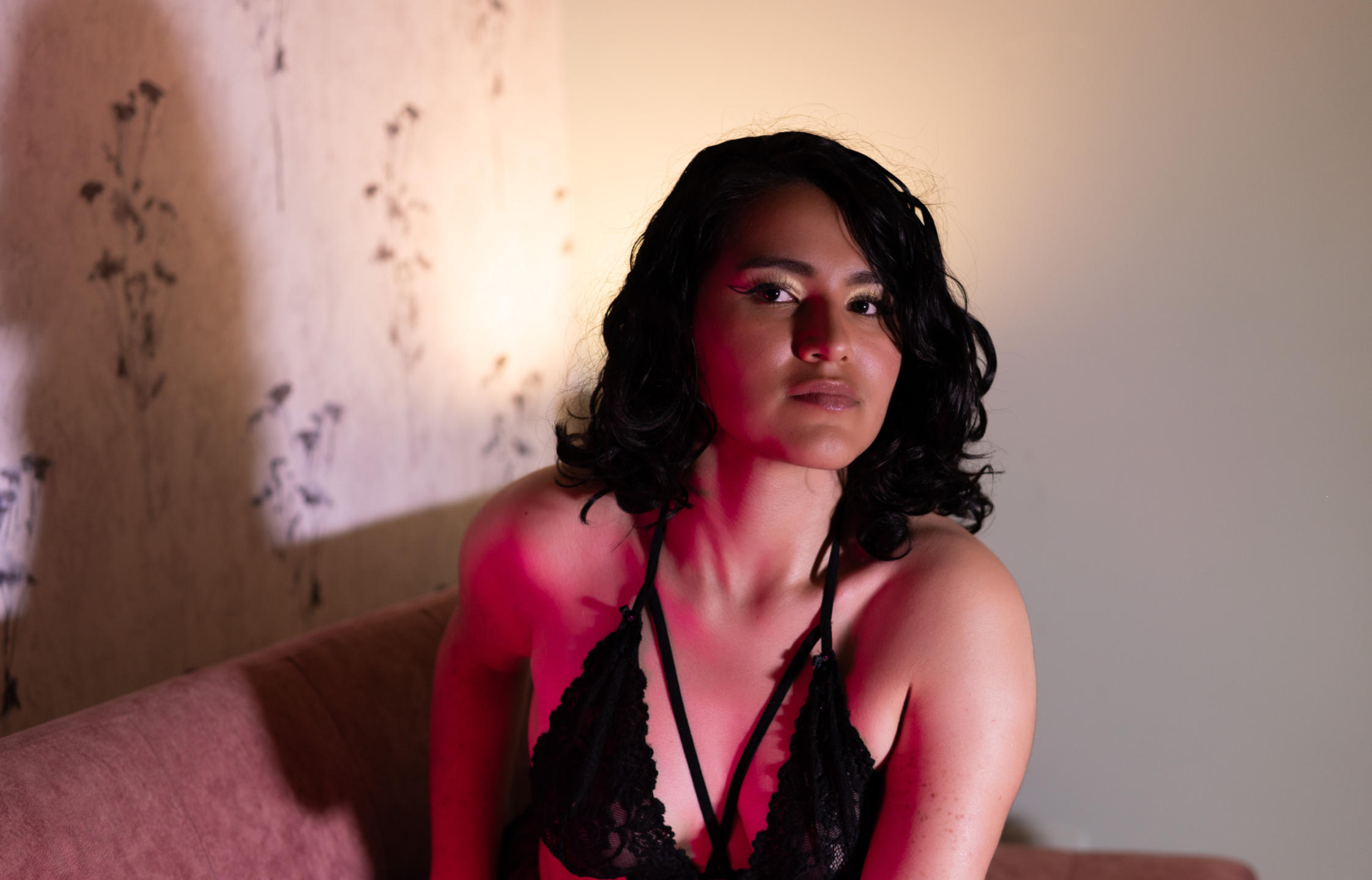 Image of cam model EllyJhones from XloveCam