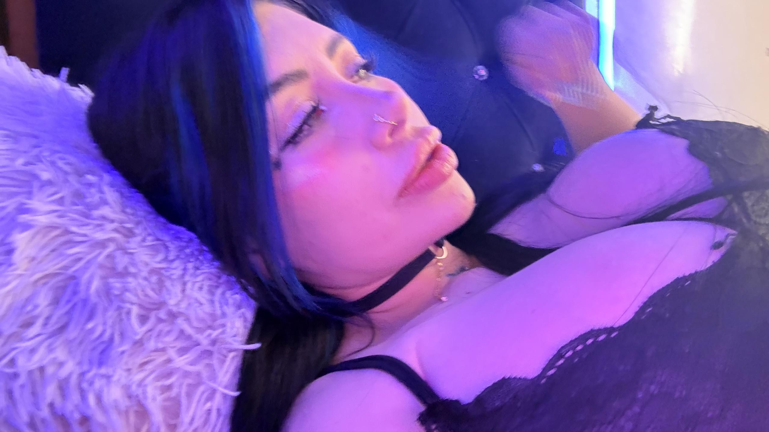 Image of cam model Kkole from XloveCam
