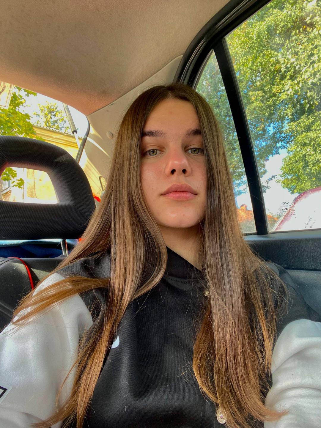 Image of cam model DiamondDvorsky from XloveCam