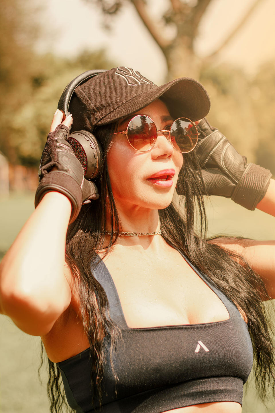 Image of cam model HelenHard from XloveCam