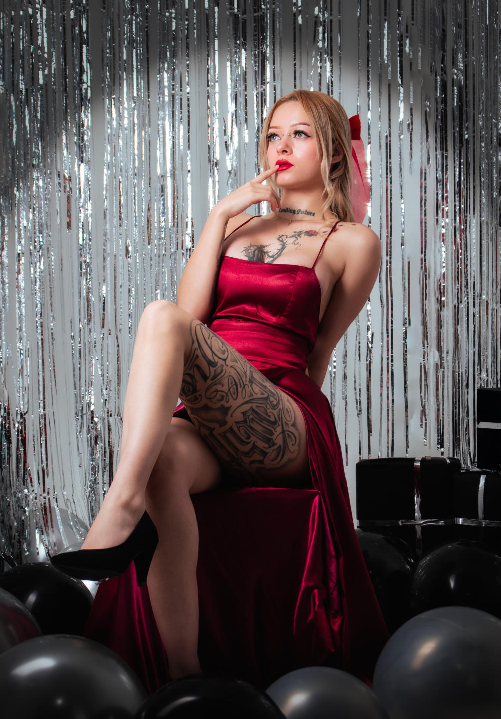 Image of cam model MiaValenttine from XloveCam