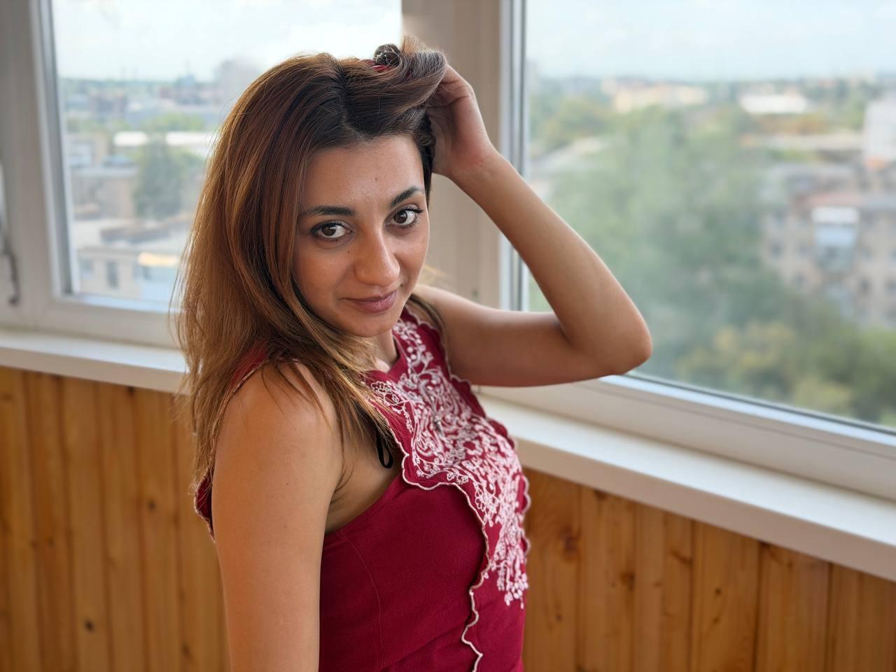 Image of cam model MiyaLinn from XloveCam