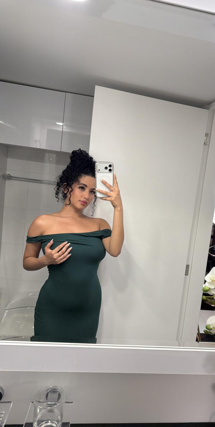 Image of cam model AuroraFerretti from XloveCam