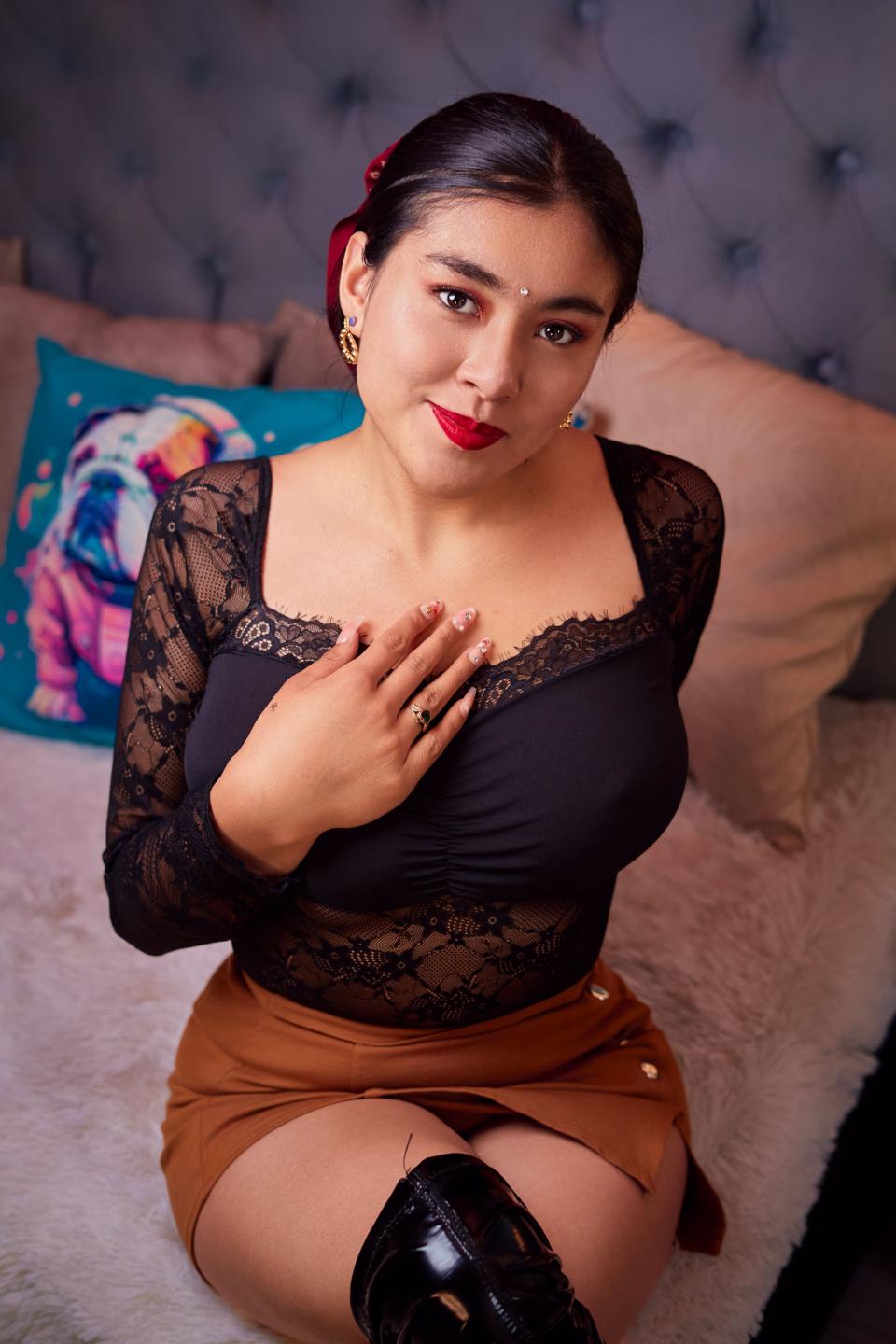 Image of cam model HannaGoez from XloveCam