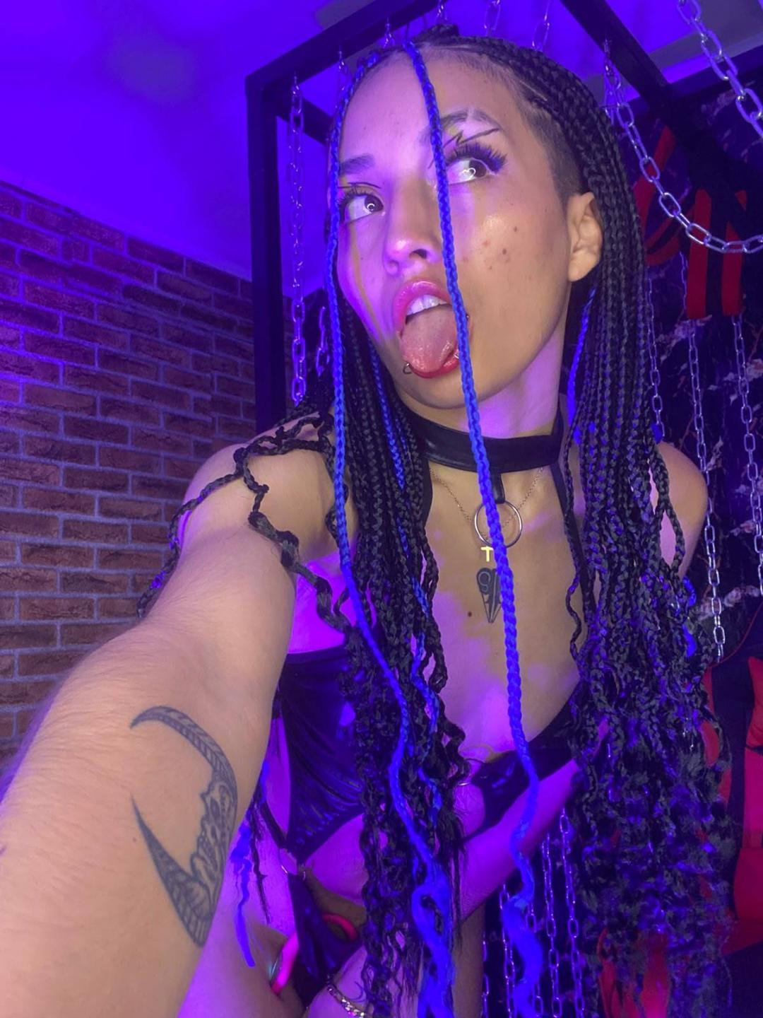 Image of cam model LunaixMoon from XloveCam