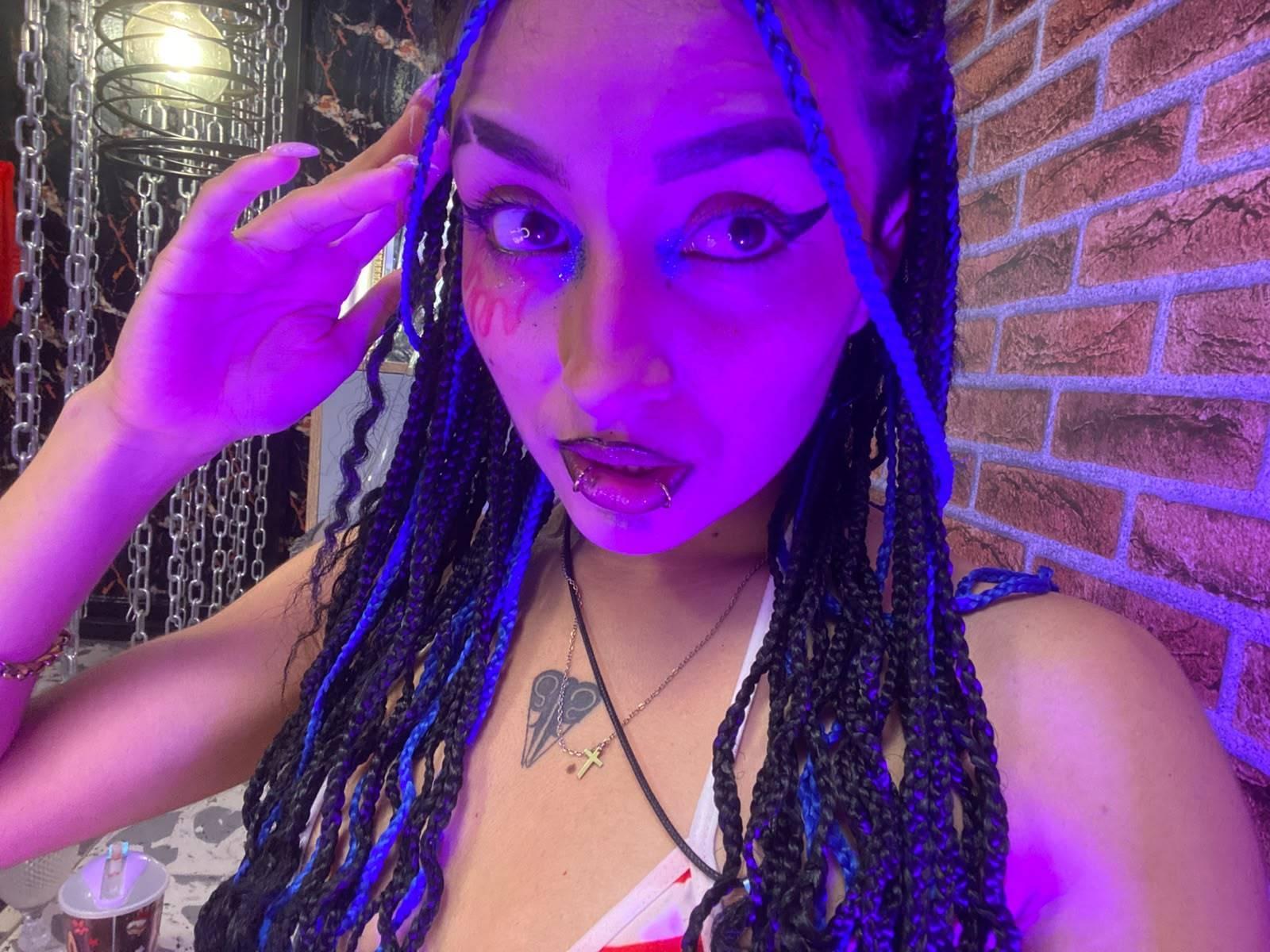 Image of cam model LunaixMoon from XloveCam
