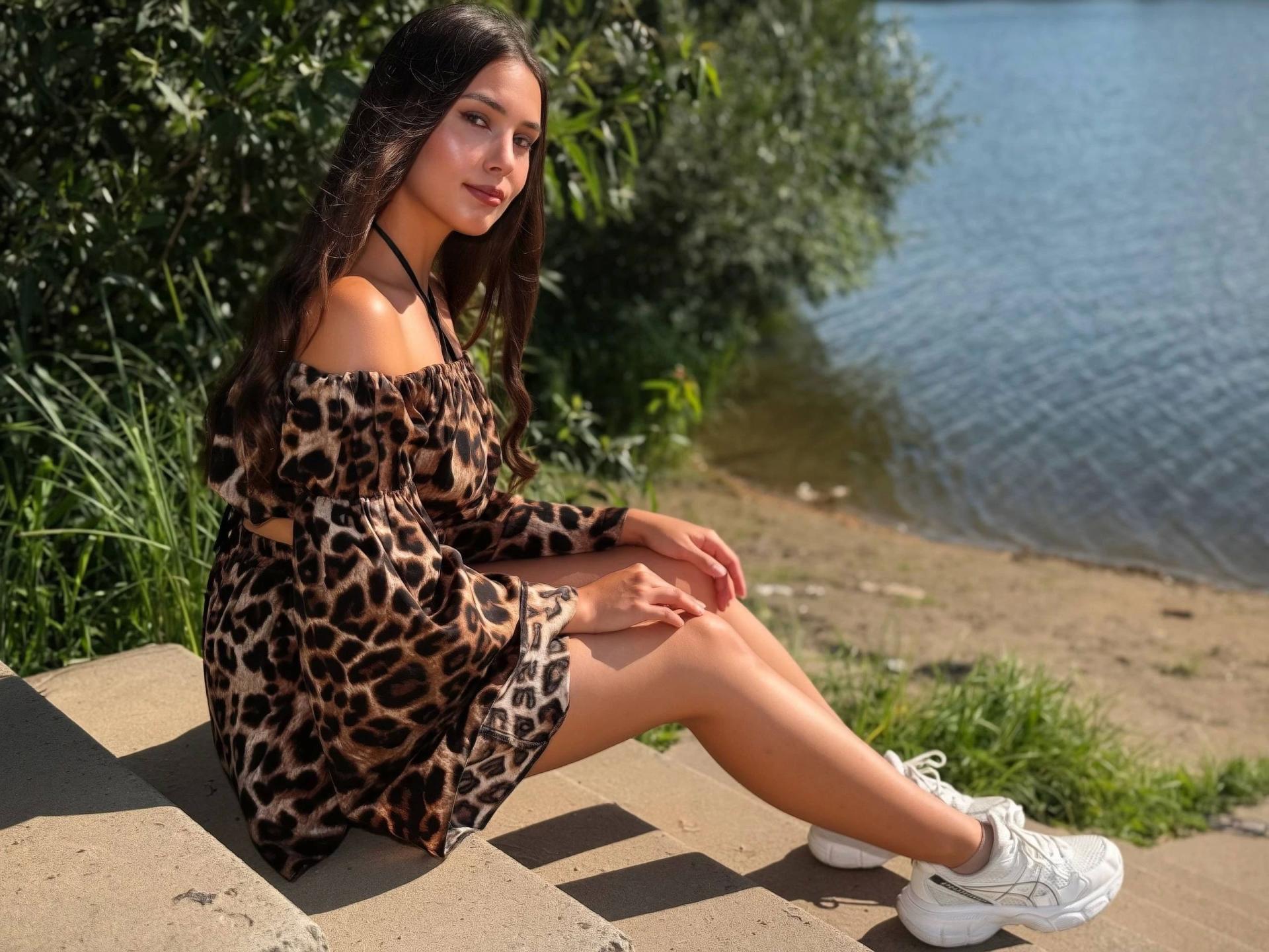 Image of cam model Stephanies-hot from XloveCam