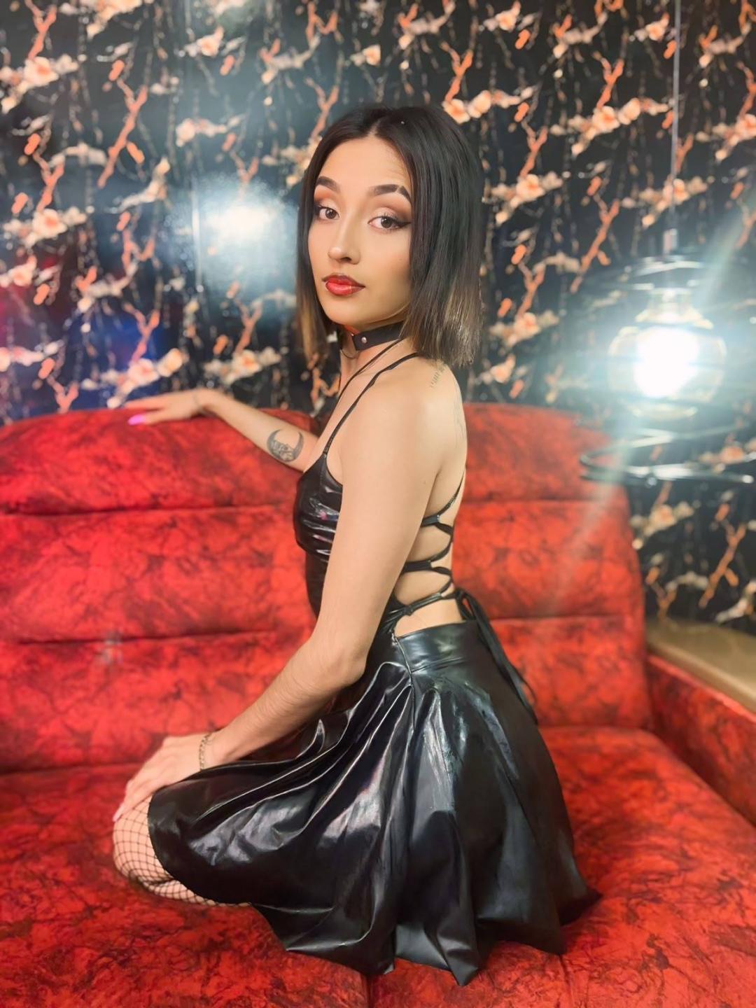 Image of cam model LunaixMoon from XloveCam