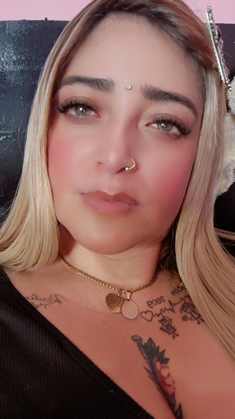 Image of cam model AlessadraJoness from XloveCam