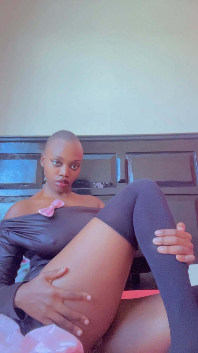 Image of cam model IcyIisis from XloveCam