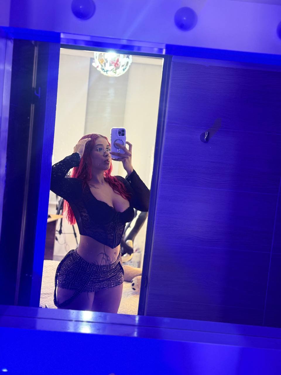 Image of cam model LorenRouge from XloveCam