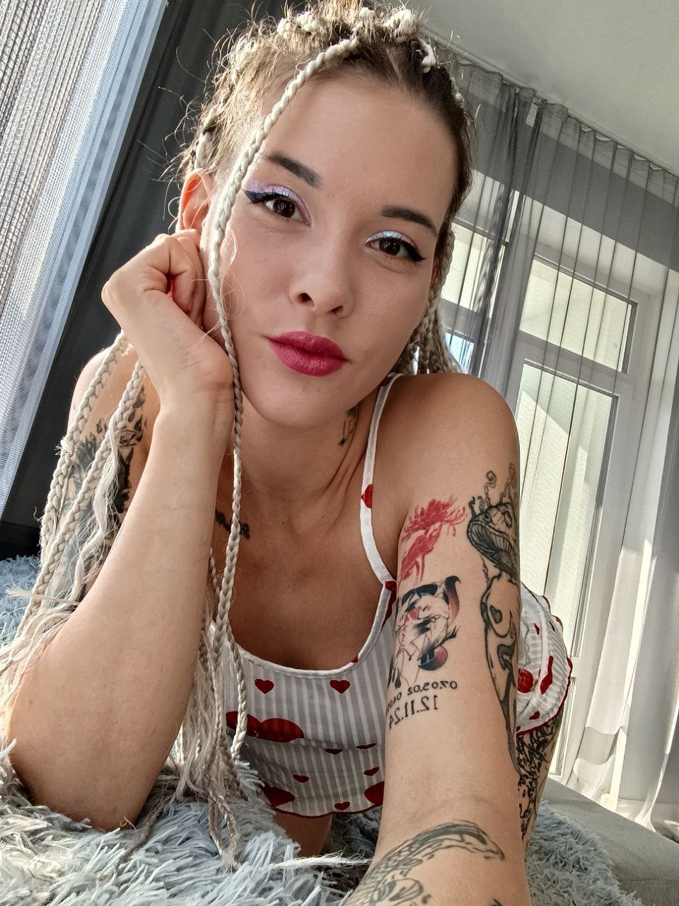 Image of cam model RachelNervis from XloveCam