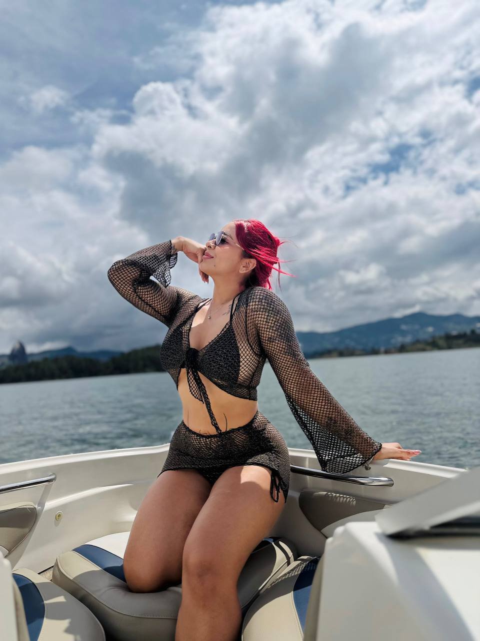 Image of cam model LorenRouge from XloveCam