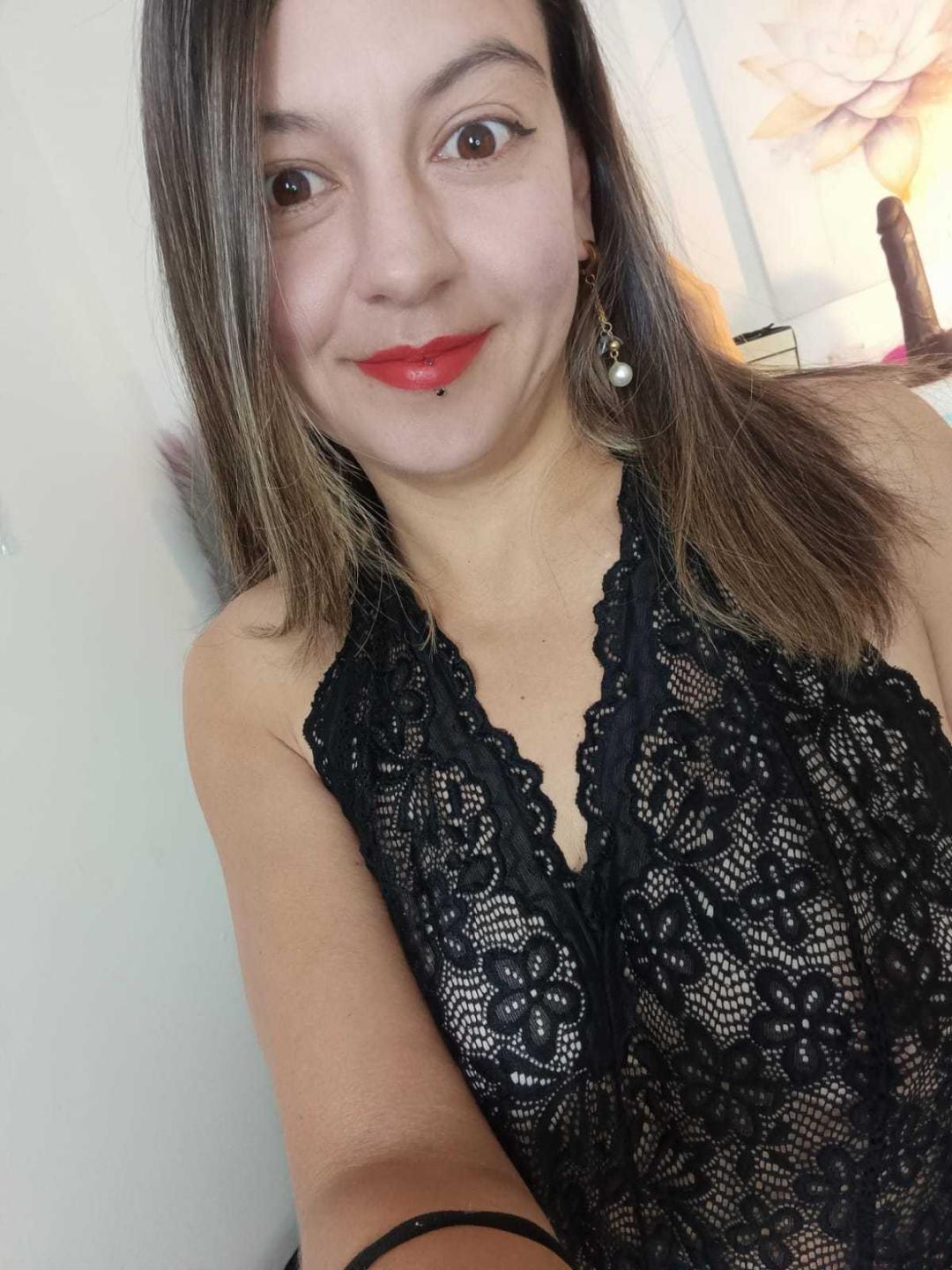 Image of cam model ArianaBlonde from XloveCam