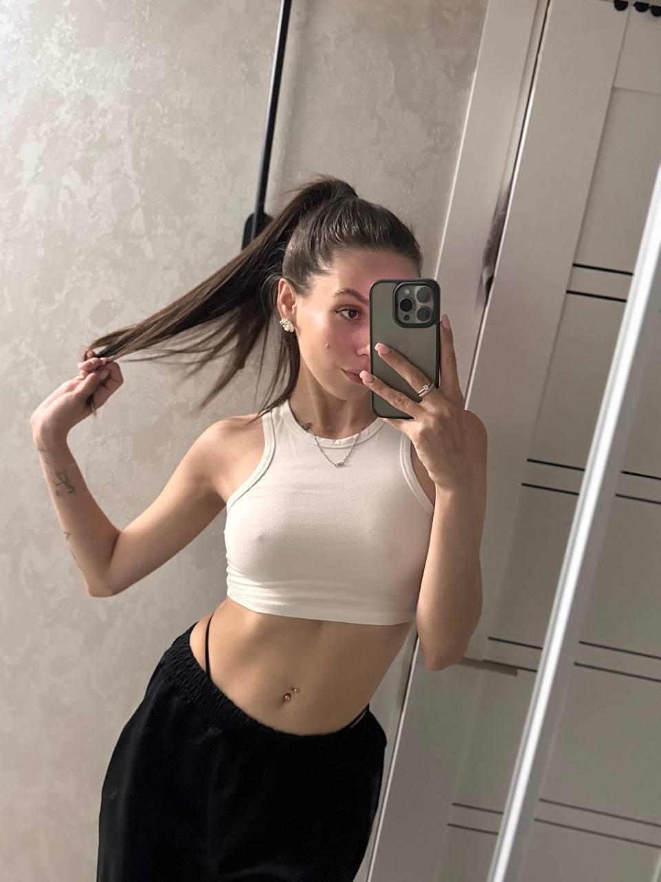 Image of cam model StaciStratos from XloveCam