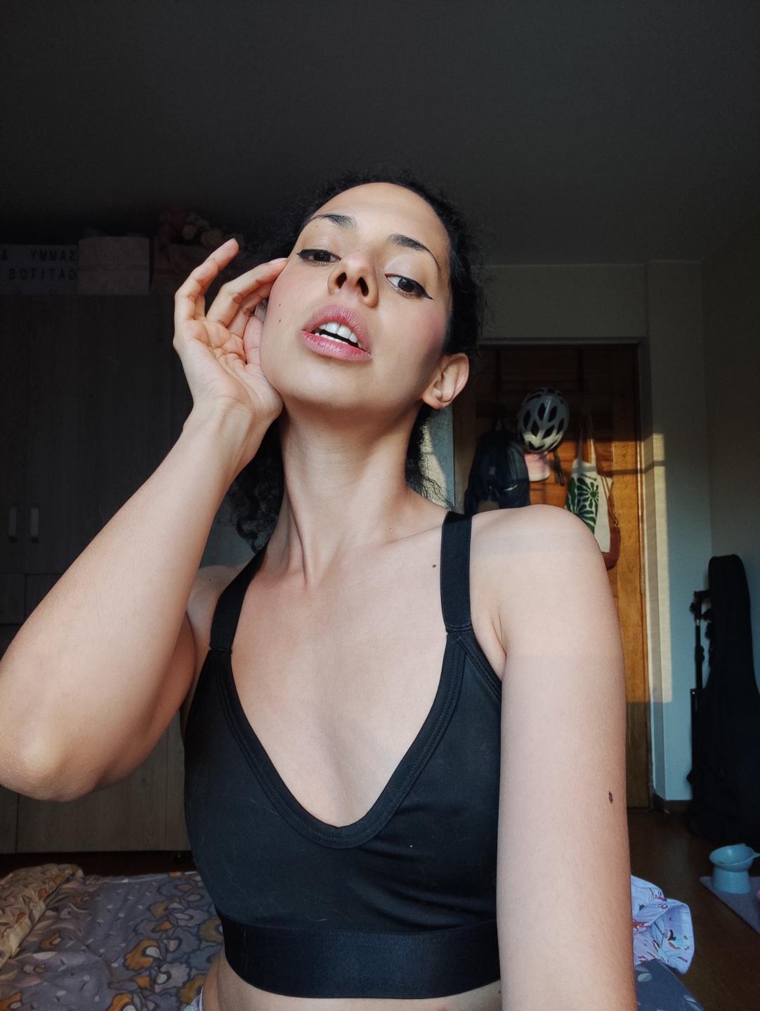 Image of cam model CurlyBlossom from XloveCam