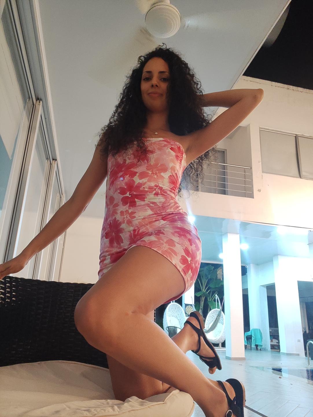 Image of cam model CurlyBlossom from XloveCam