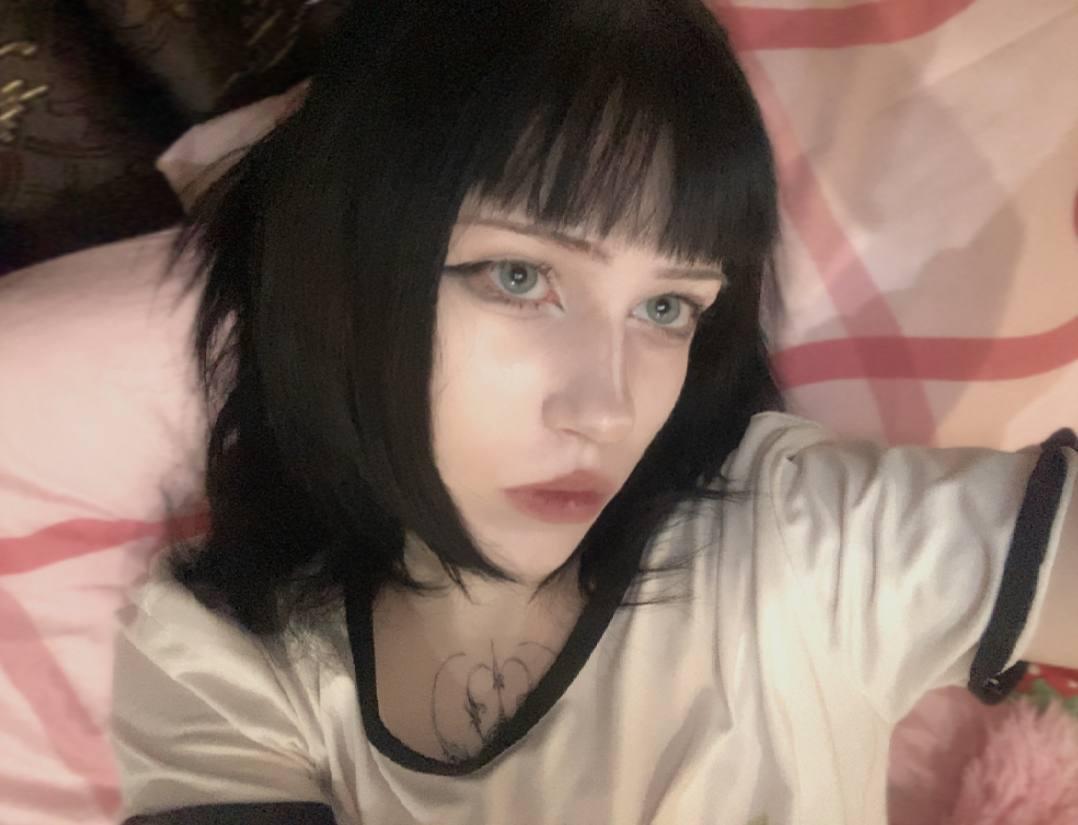 Image of cam model MieshaSteverson from XloveCam