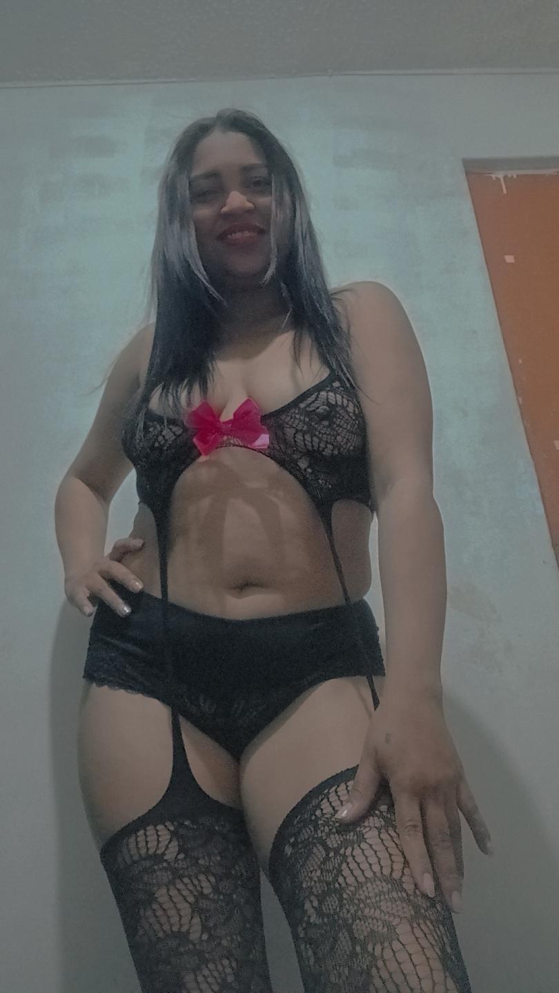Image of cam model OrianaLux from XloveCam