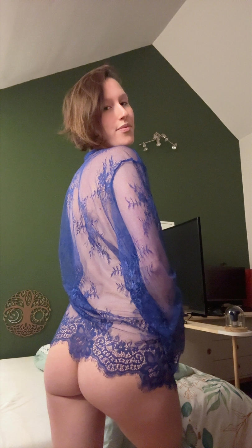 Image of cam model JadeFrenchKiss from XloveCam