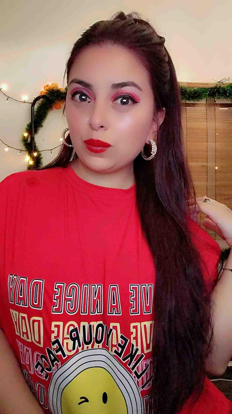 Image of cam model Dannazv from XloveCam