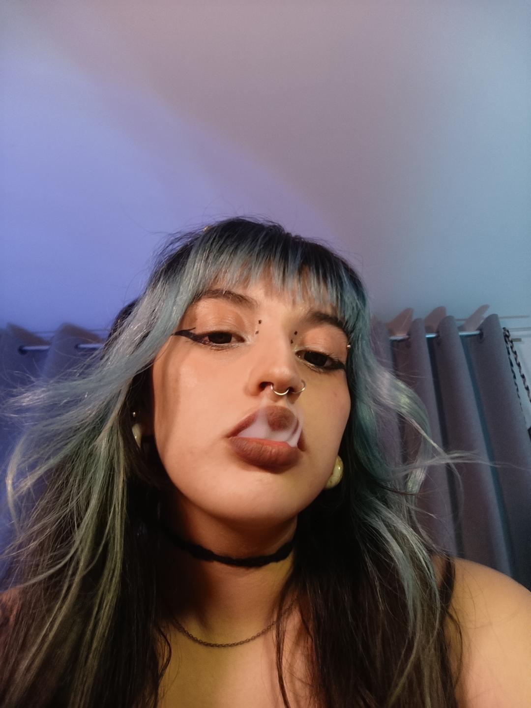 Image of cam model CatBleu from XloveCam