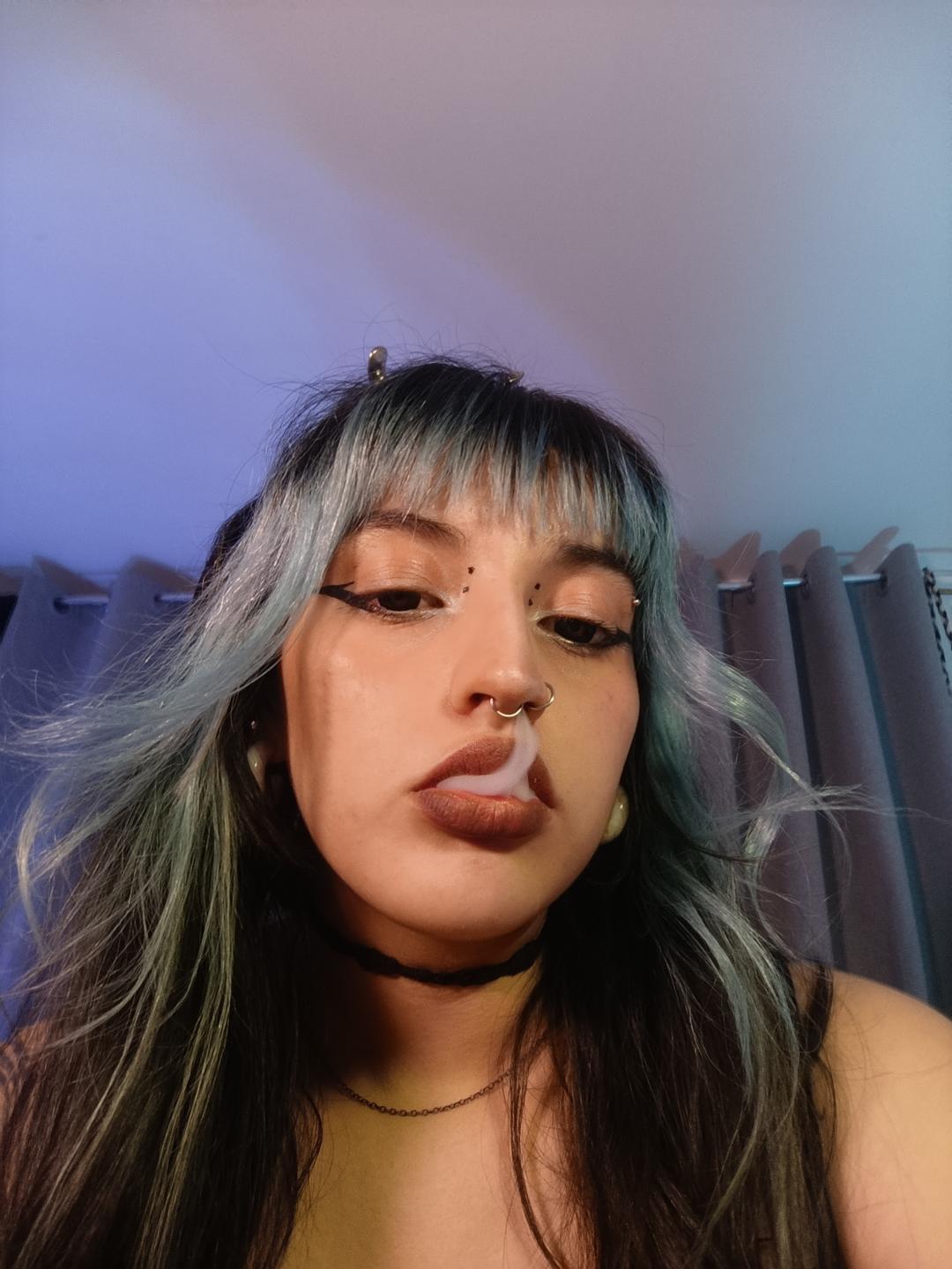 Image of cam model CatBleu from XloveCam