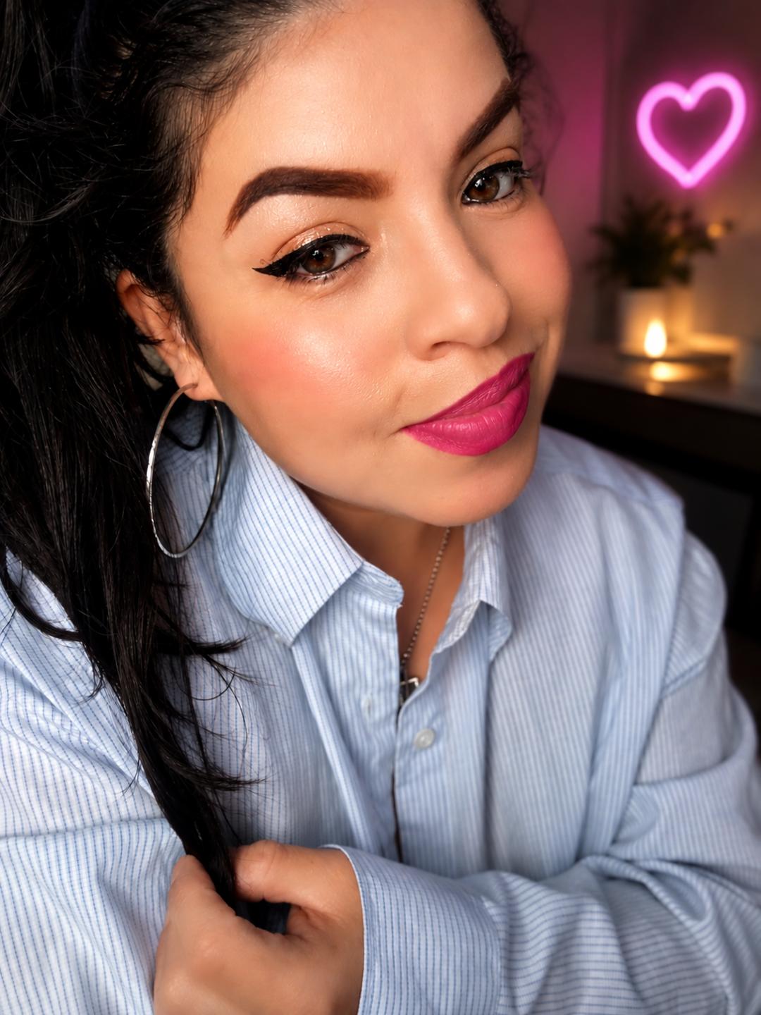 Image of cam model AlessiaLuxe from XloveCam