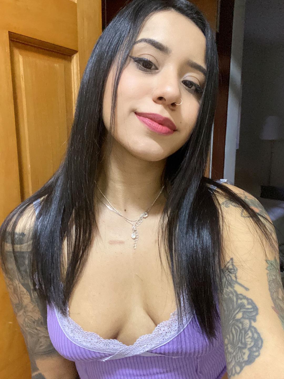 Image of cam model AsheleyMayer from XloveCam