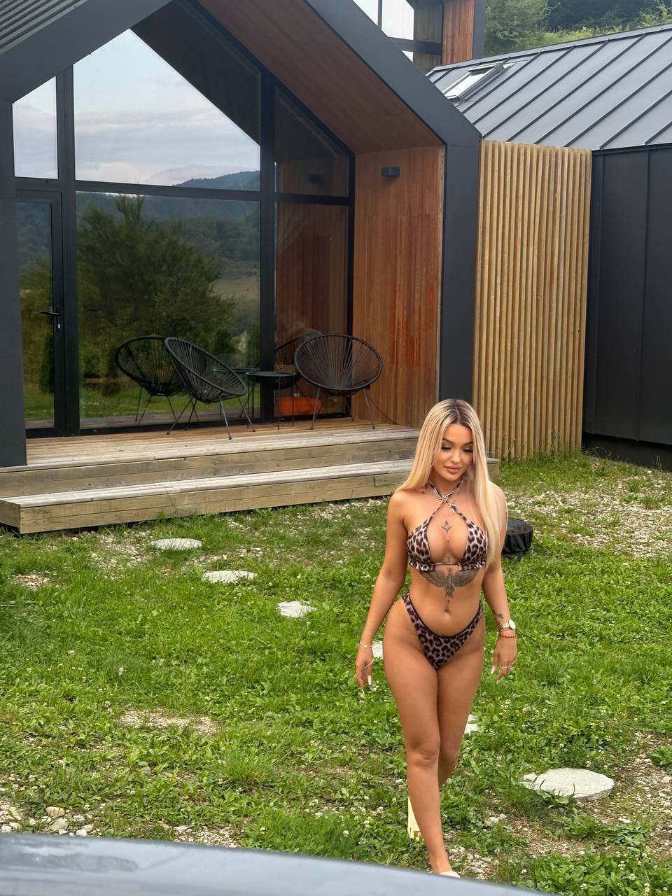 Image of cam model AlmaLux from XloveCam
