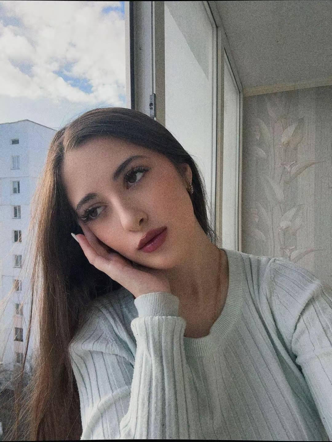 Image of cam model BokSinha from XloveCam