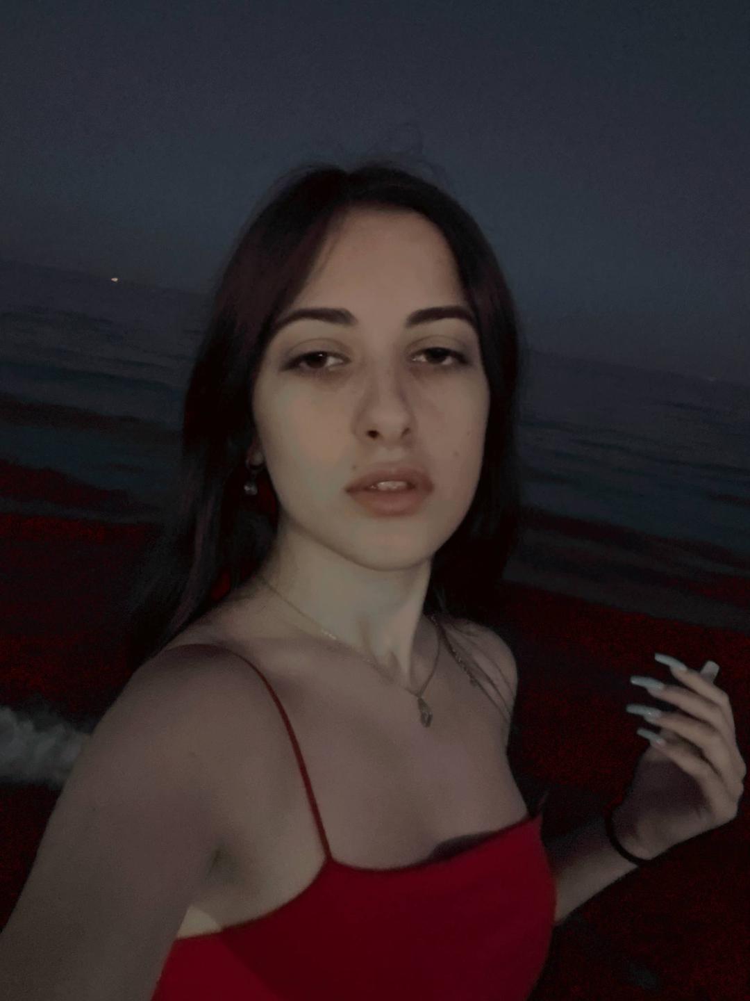 Image of cam model BokSinha from XloveCam