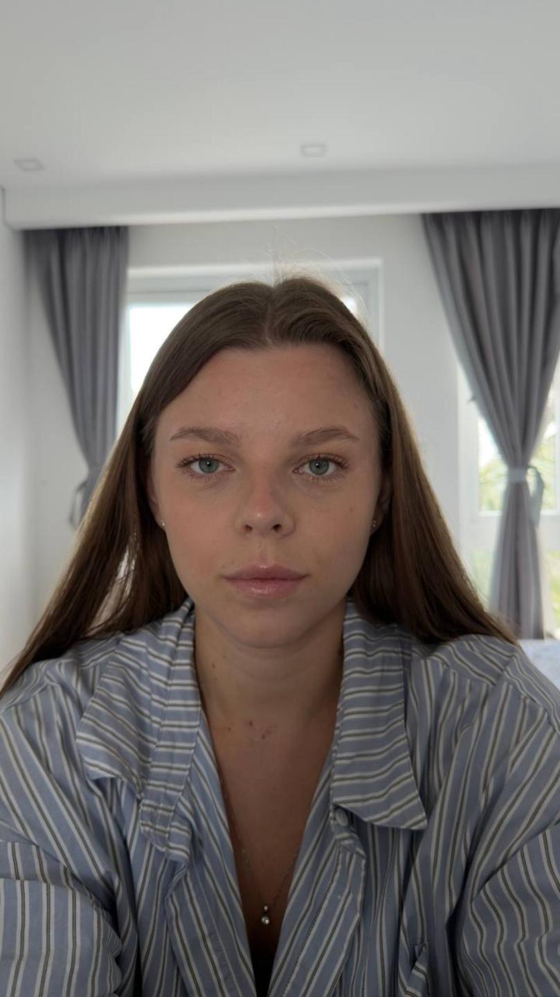 Image of cam model RhonaBells from XloveCam