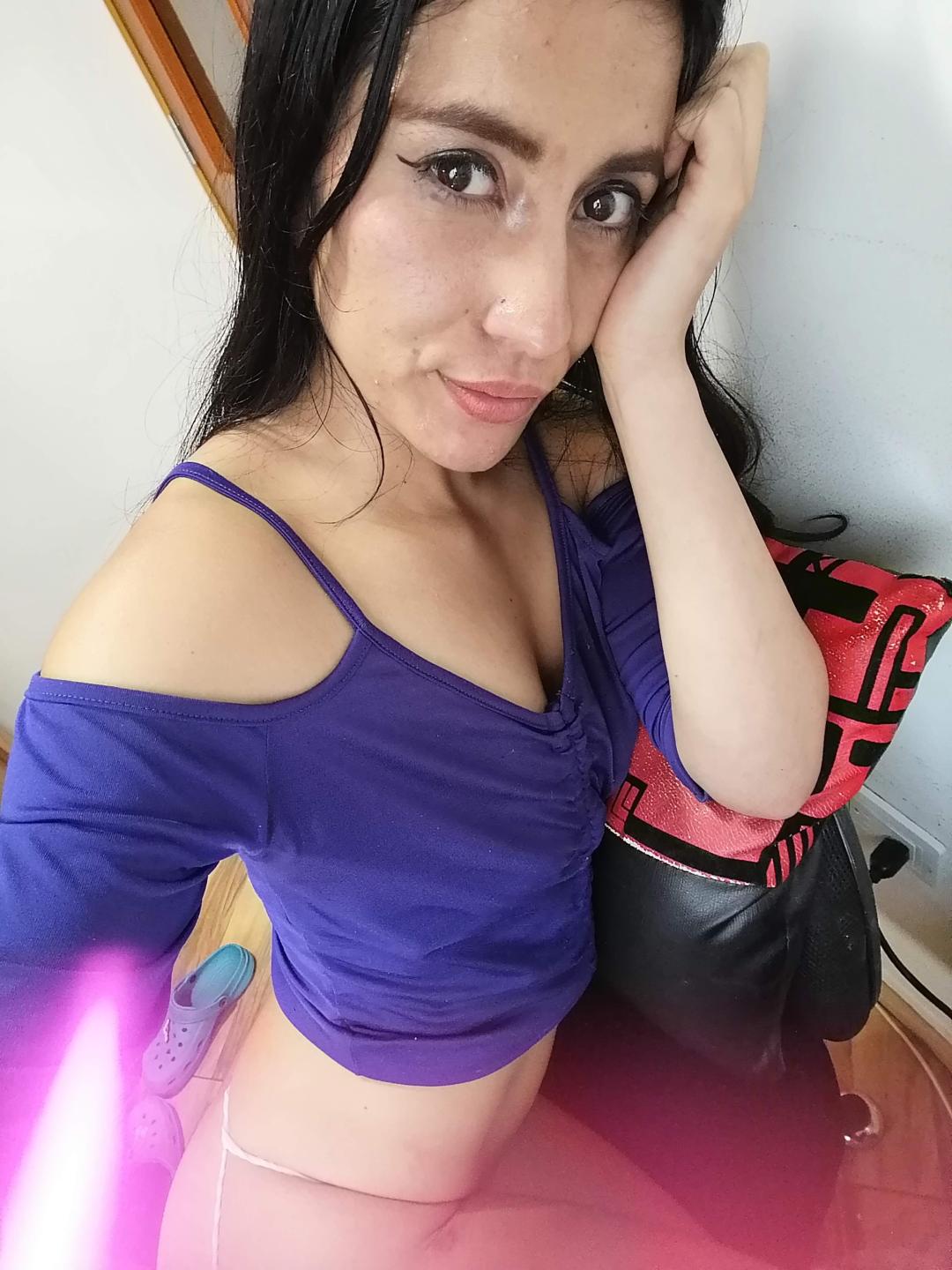 Image of cam model SofiaAnal from XloveCam
