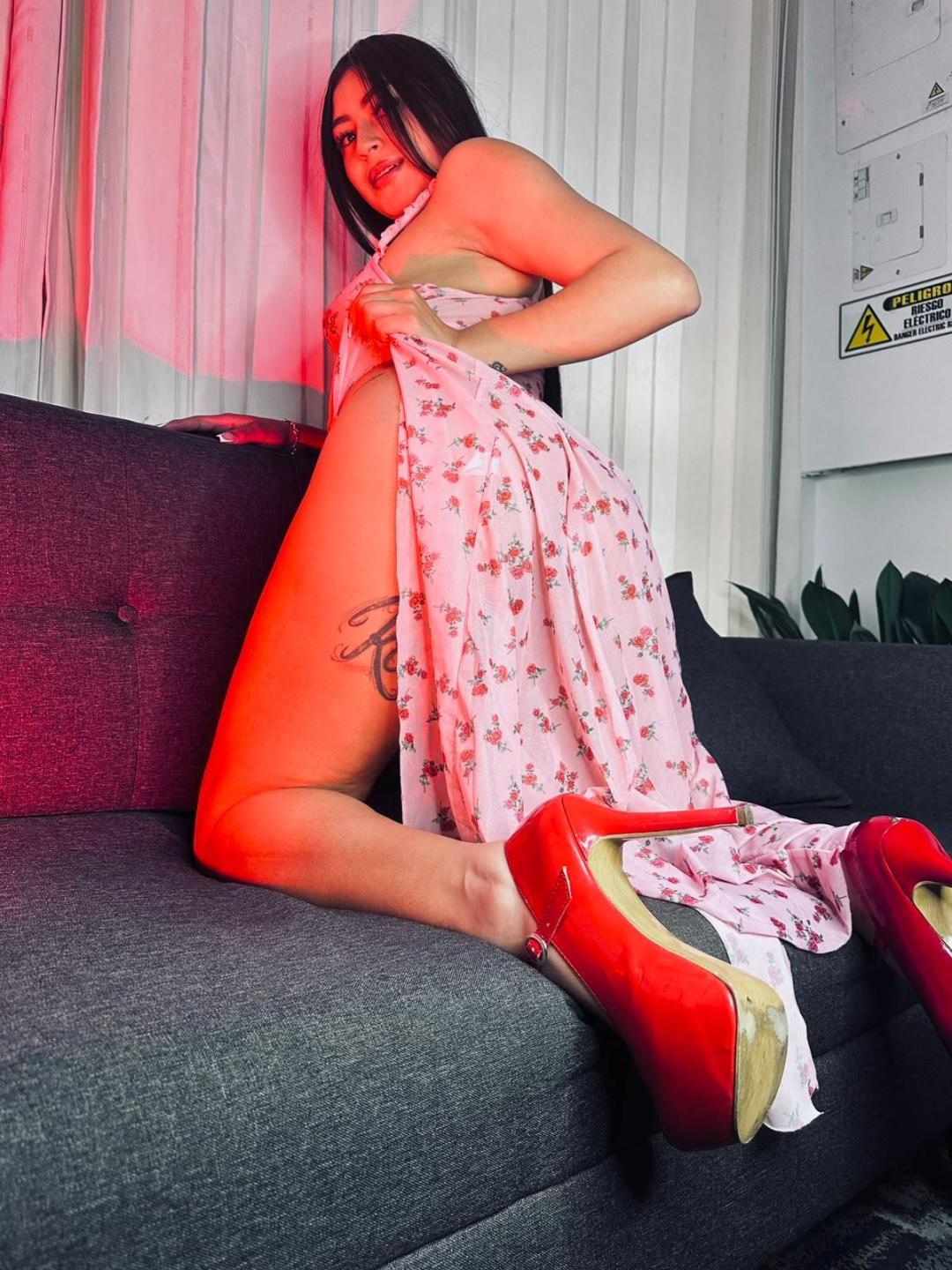 Image of cam model GemmaAnthonova from XloveCam