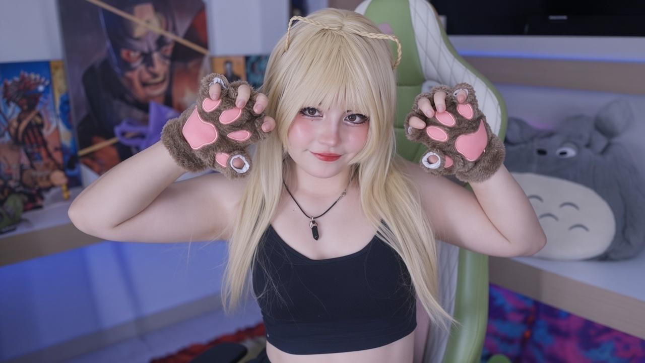 Image of cam model MicheMeow from XloveCam