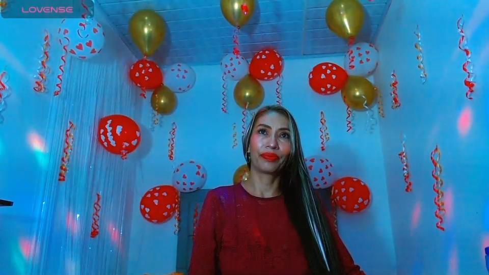 Image of cam model LunaSexth from XloveCam